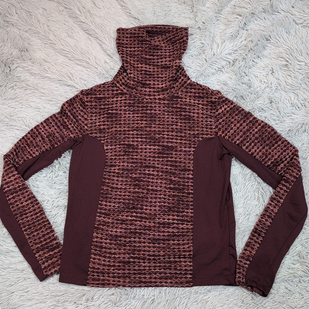 Nike Pro Sweatshirt Womens‎ M Funnel Neck Hyperwarm Stretch Athletic Lightweight